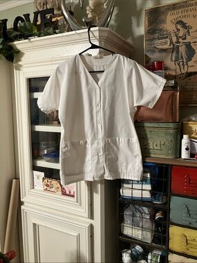 Landau White Snap-Front Short Sleeved Medical Tunic / Lab Coat Size Sm